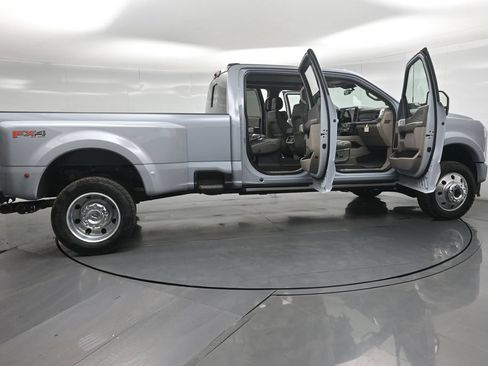 New 2026 Ford F450 Platinum w/ Platinum Plus Package AWD/4WD image 3