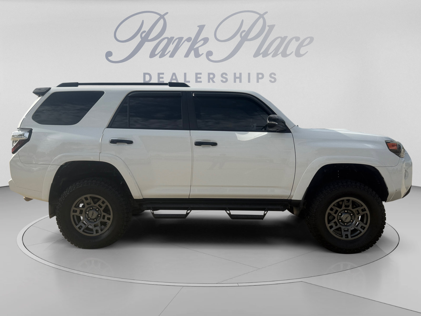 Used 2020 Toyota 4Runner Venture w/ Moonroof Package AWD/4WD image 6