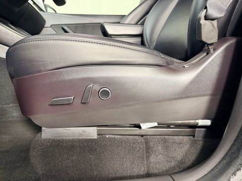 Used 2022 Tesla Model Y Performance image 27