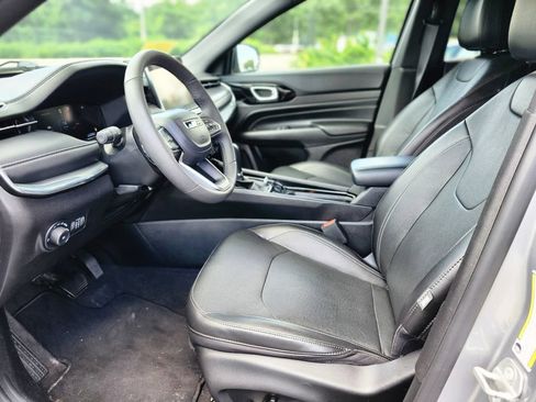 Used 2023 Jeep Compass High Altitude AWD/4WD image 19