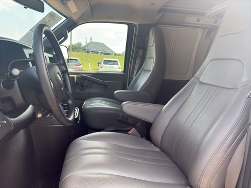 Used 2024 Chevrolet Express 2500 w/ Driver Convenience Package RWD image 9