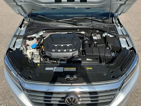 Used 2021 Volkswagen Passat 2.0T SE image 8