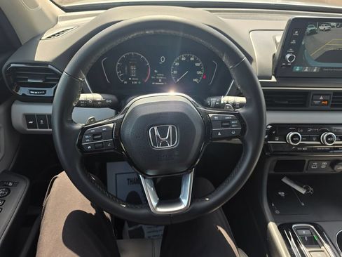 Certified 2025 Honda Pilot EX-L image 22