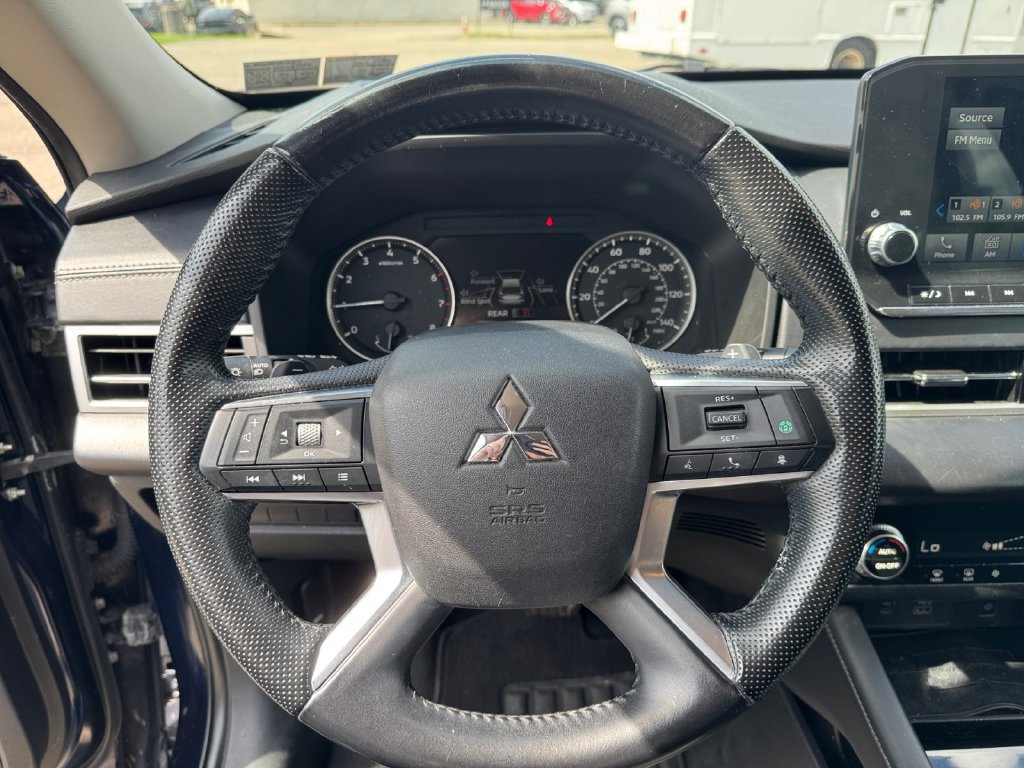 Used 2022 Mitsubishi Outlander SE AWD/4WD image 15