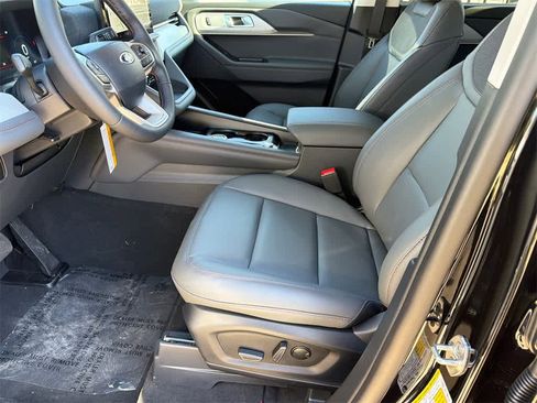 New 2026 Ford Explorer Active w/ Active Comfort Package image 10