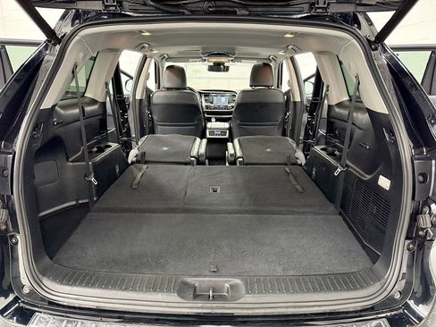 Used 2017 Toyota Highlander SE AWD/4WD image 29