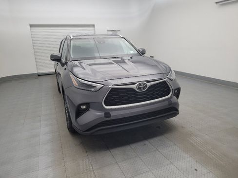 Used 2022 Toyota Highlander XLE image 14
