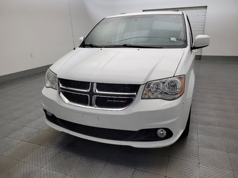 Used 2017 Dodge Grand Caravan SXT FWD image 15