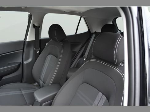 New 2026 Hyundai Venue SEL FWD image 28