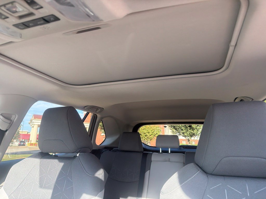 Used 2022 Toyota RAV4 XLE w/ Convenience Package FWD image 24