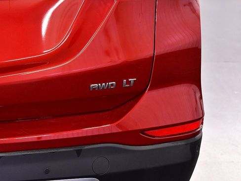 Used 2023 Chevrolet Equinox LT image 11