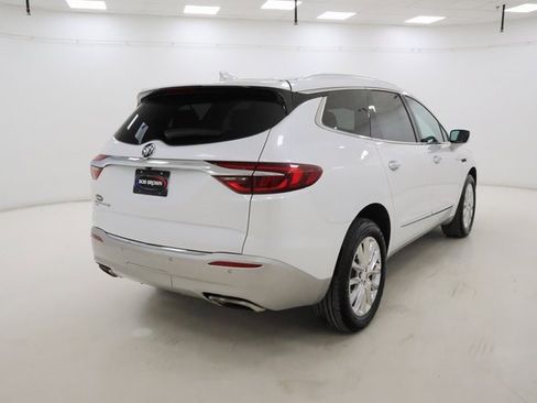 Used 2021 Buick Enclave Essence w/ Sound and Sites Package image 3