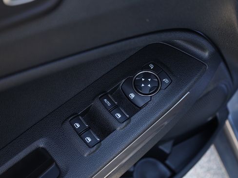 Used 2021 Ford EcoSport SE w/ SE Convenience Package image 30