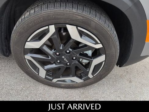 Used 2024 Kia Seltos SX AWD/4WD image 9