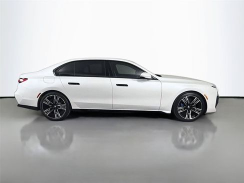 New 2026 BMW i7 eDrive50 w/ M Sport Package RWD image 4