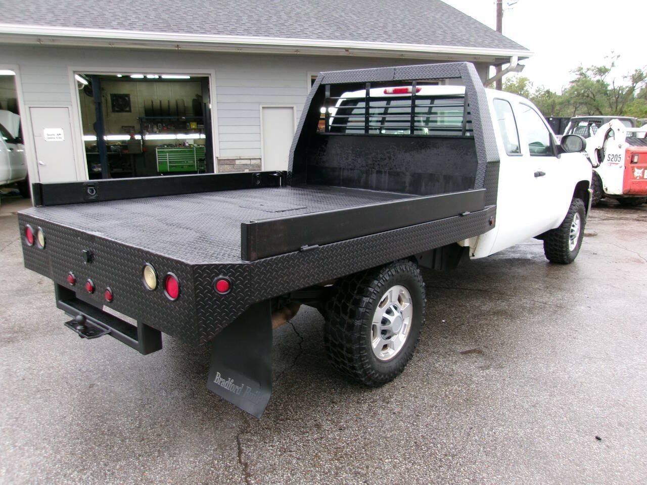 Used 2011 Chevrolet Silverado 2500 W/T AWD/4WD image 4