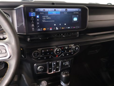 Used 2024 Jeep Wrangler Unlimited Sahara w/ Safety Group AWD/4WD image 5