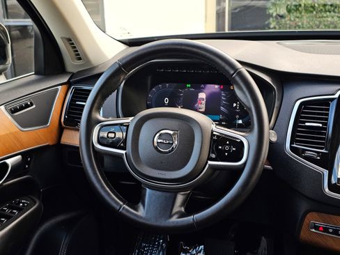 Used 2025 Volvo XC90 B6 Ultra image 21
