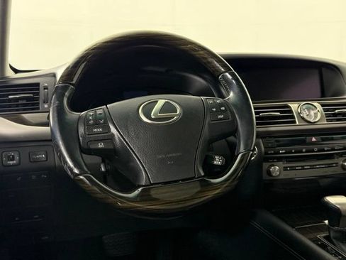 Used 2014 Lexus LS 460 w/ Comfort Package RWD image 18