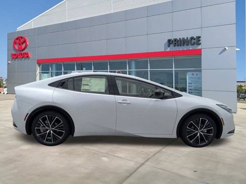 New 2025 Toyota Prius XLE FWD image 5