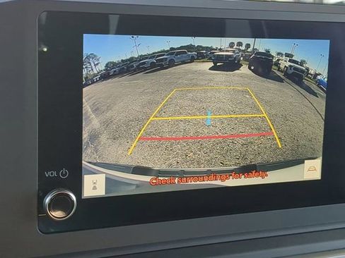 Used 2025 Toyota Tacoma SR image 19