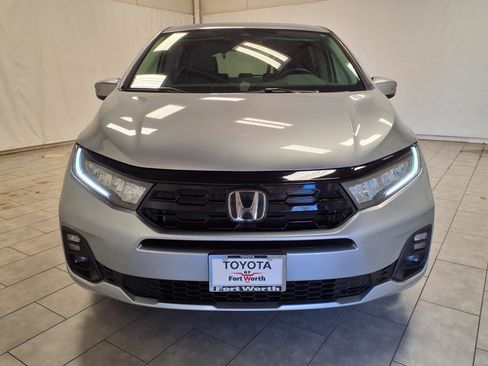 Used 2025 Honda Odyssey Touring image 2