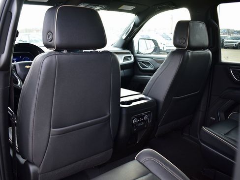 Used 2023 Chevrolet Suburban Premier image 24