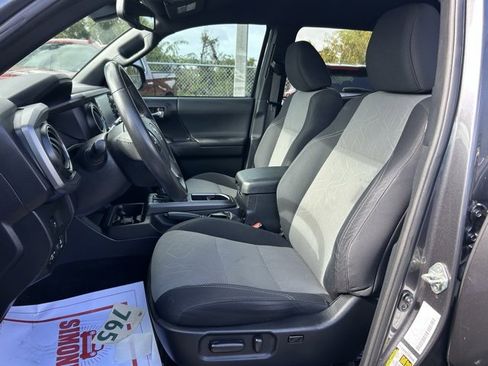 Used 2021 Toyota Tacoma TRD Sport image 14