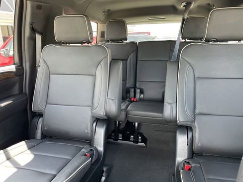 Used 2024 Chevrolet Suburban Premier AWD/4WD image 15