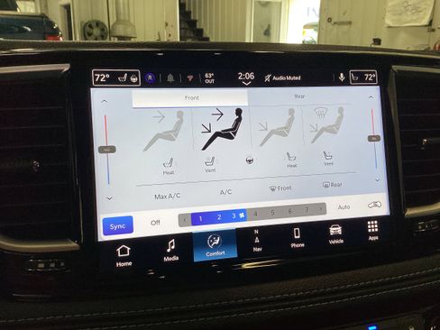 New 2026 Chrysler Pacifica Limited FWD image 27