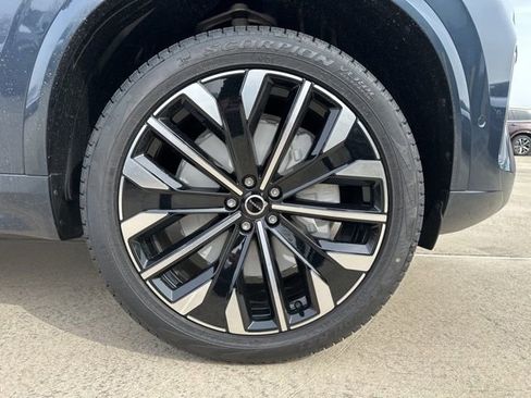 New 2026 Volvo XC90 B6 Plus w/ Protection Package image 9
