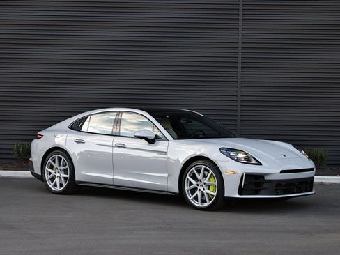 New 2026 Porsche Panamera 4 image 9