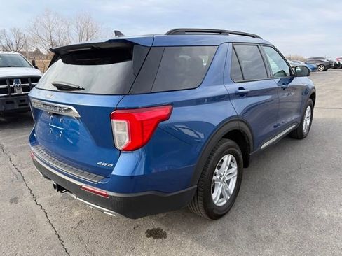 Used 2023 Ford Explorer XLT w/ Equipment Group 202A image 7