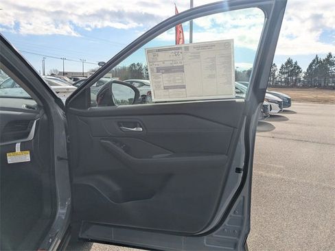 New 2026 Nissan Rogue SV image 32