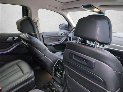 Used 2022 BMW X7 xDrive40i w/ Executive Package image 22