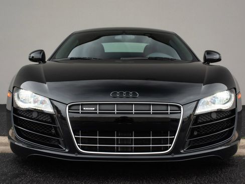 Used 2010 Audi R8 V10 image 3