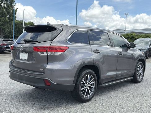 Used 2019 Toyota Highlander XLE FWD image 7