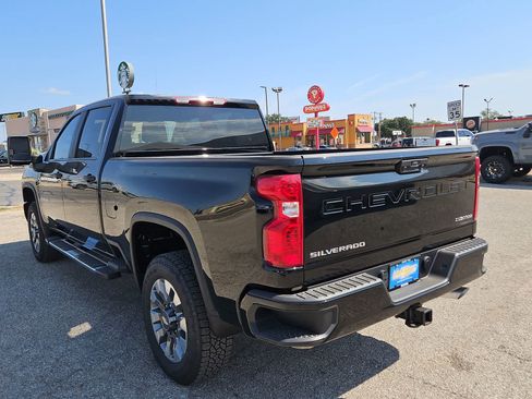 Used 2025 Chevrolet Silverado 2500 Custom w/ Custom Convenience Package AWD/4WD image 12