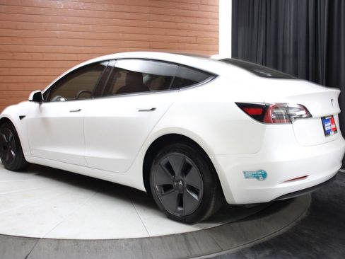 Used 2023 Tesla Model 3 Standard Range image 9