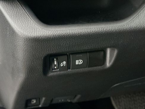 Used 2025 Toyota RAV4 XLE image 17