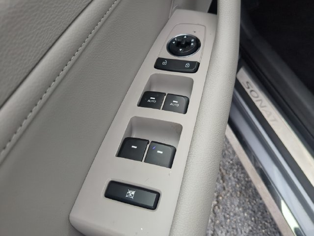 Used 2015 Hyundai Sonata Limited w/ Option Group 05 FWD image 20