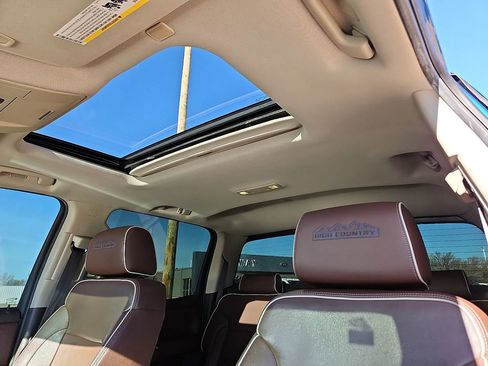 Used 2018 Chevrolet Silverado 1500 High Country image 12