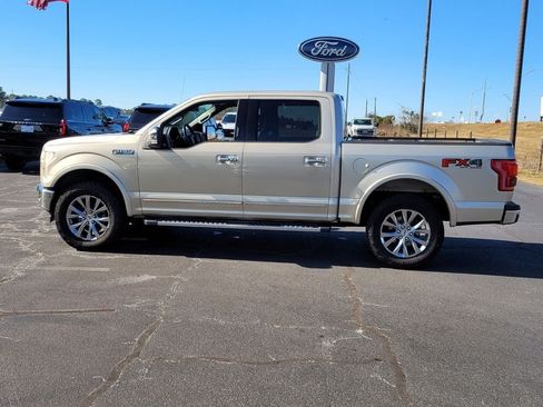Used 2017 Ford F150 Lariat w/ Equipment Group 502A Luxury AWD/4WD image 4