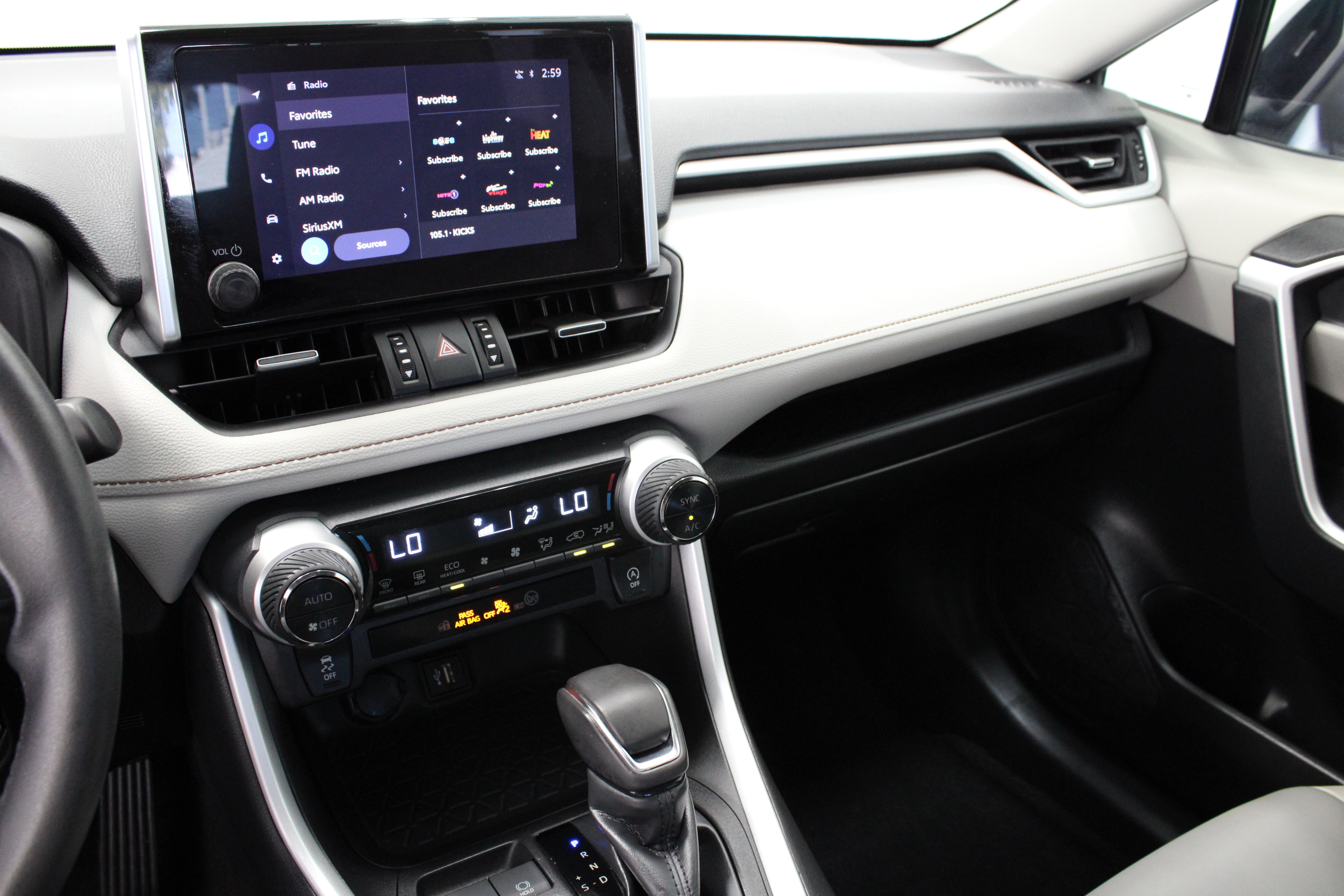 Used 2023 Toyota RAV4 XLE Premium FWD image 16