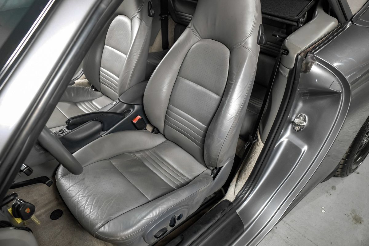 Used 2001 Porsche 911 Carrera RWD image 22