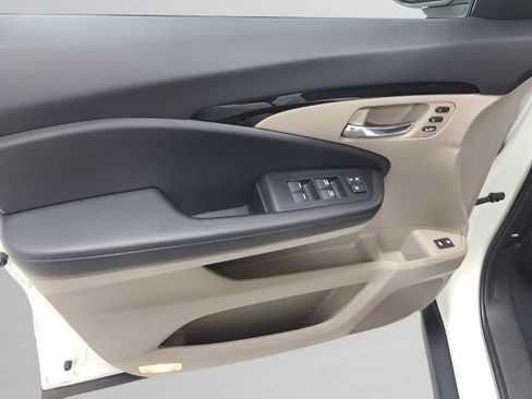 Used 2019 Honda Pilot Touring image 28
