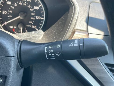 Used 2024 Nissan Altima 2.5 SV FWD image 46