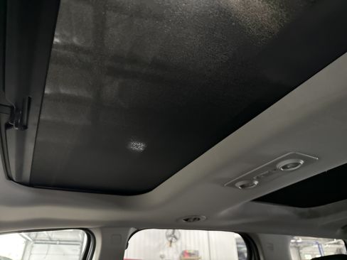 Used 2011 GMC Acadia Denali AWD/4WD image 12