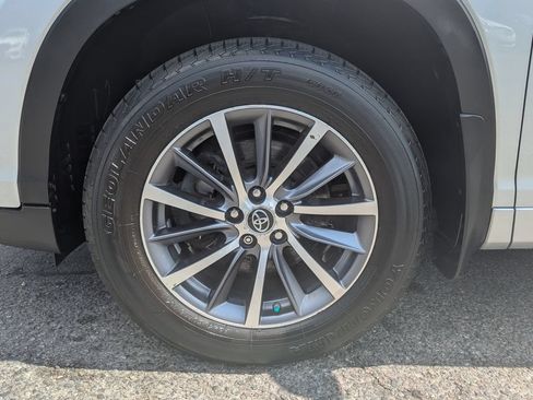 Used 2018 Toyota Highlander XLE AWD/4WD image 60