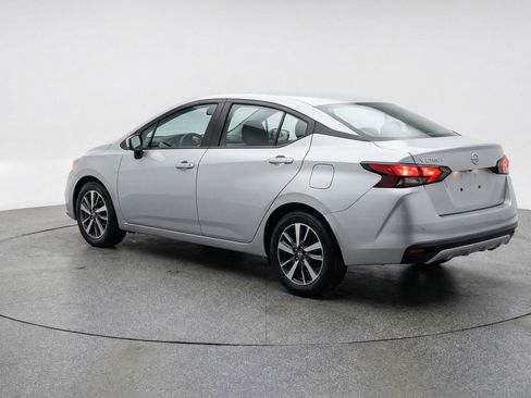 Used 2025 Nissan Versa SV image 6